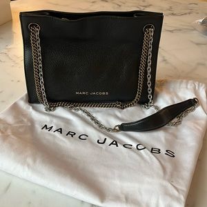 Marc Jacob’s double link leather shoulder bag